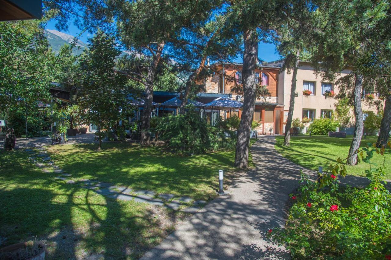 Logis Hotel Le Lac Embrun Exterior photo