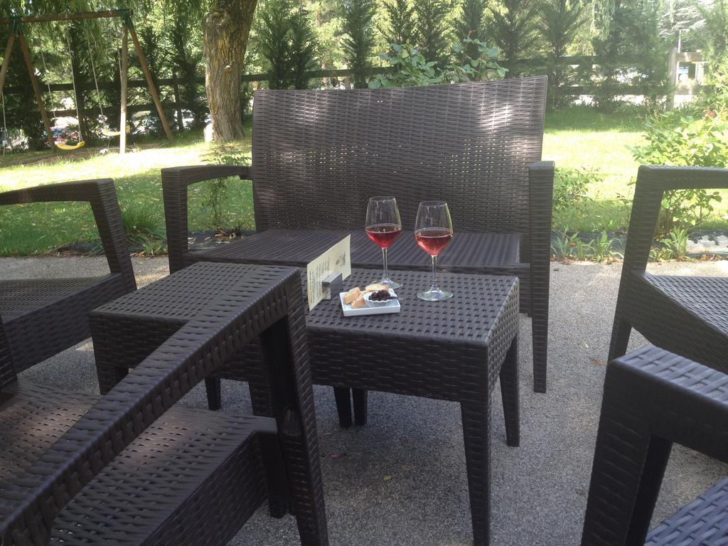 Logis Hotel Le Lac Embrun Exterior photo