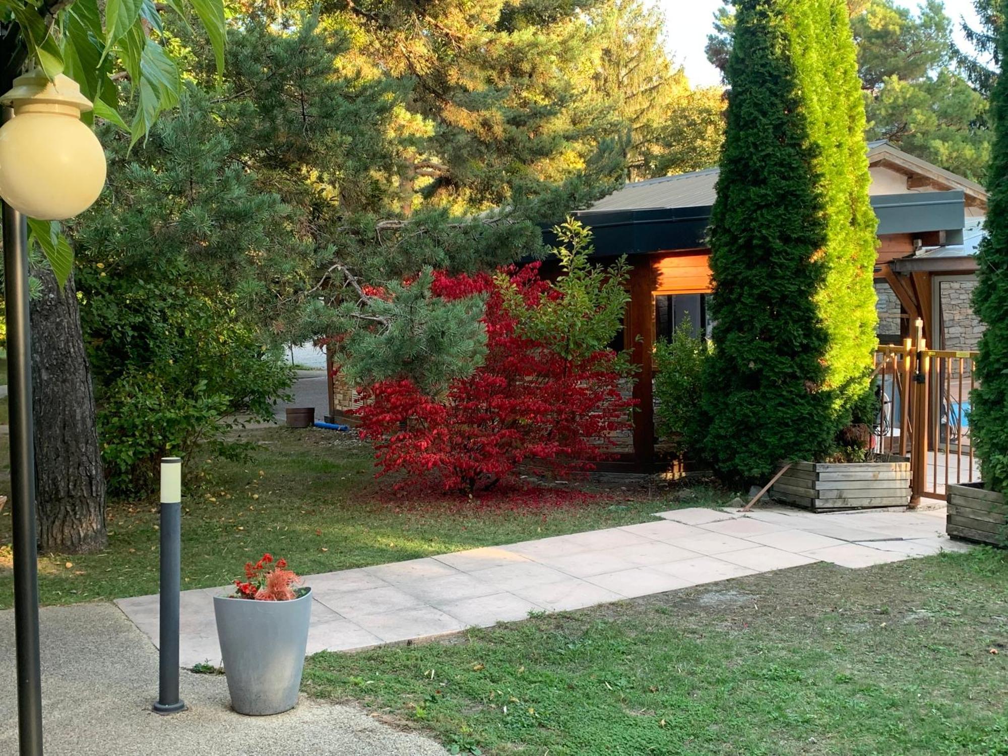 Logis Hotel Le Lac Embrun Exterior photo